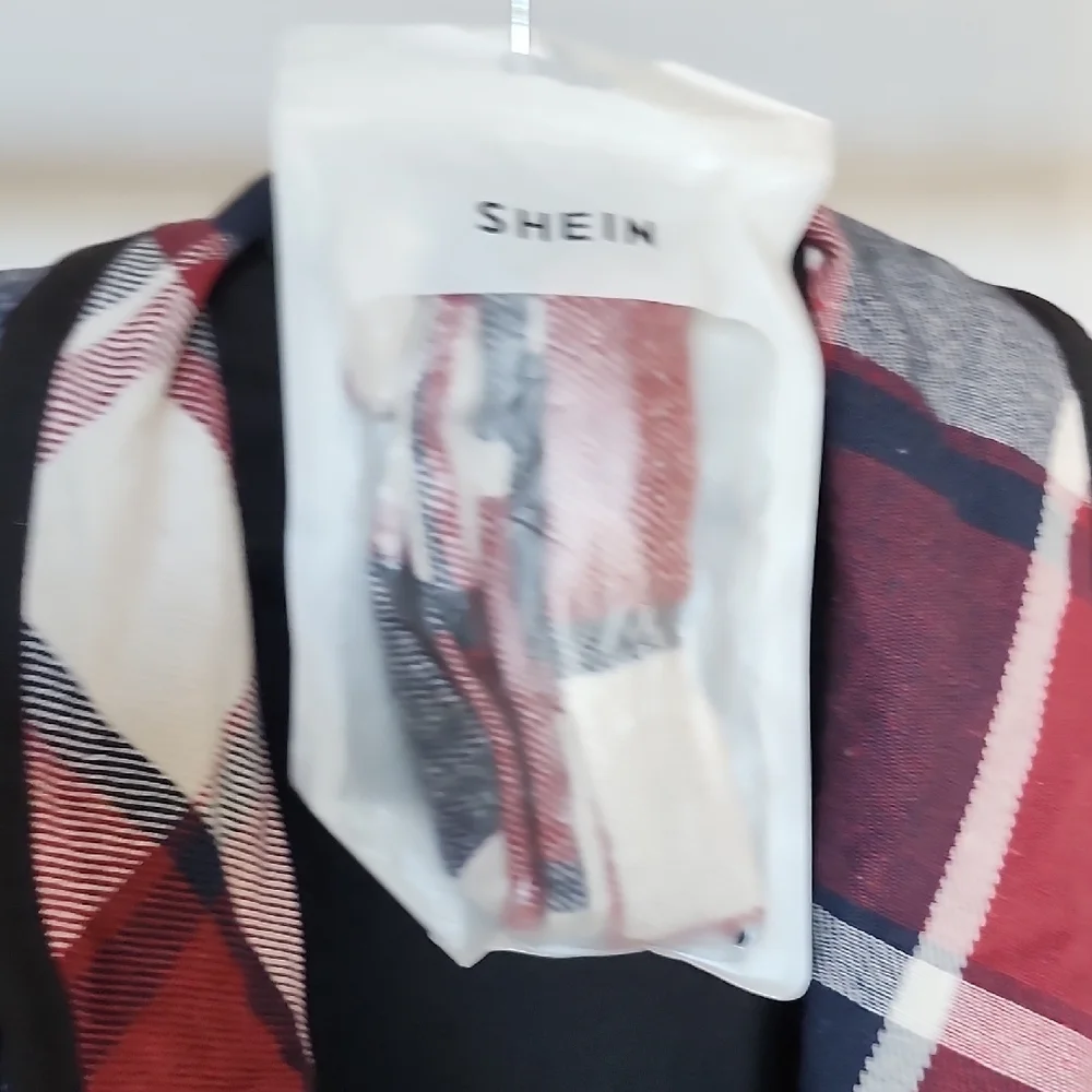 SHEIN Red and Black Checkered Cardigan Set - Picture 6 of 8